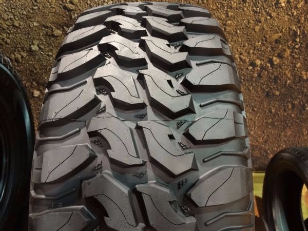 16-12-crazy-tire-treads-from-the-2015-sema-show.jpg